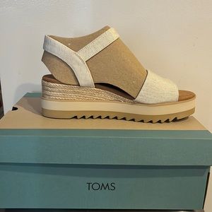Toms Diana woven sandal size 10. Brand new